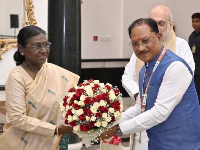 President Murmu hosts 209-member Bastar tribal delegation at Rashtrapati Bhavan